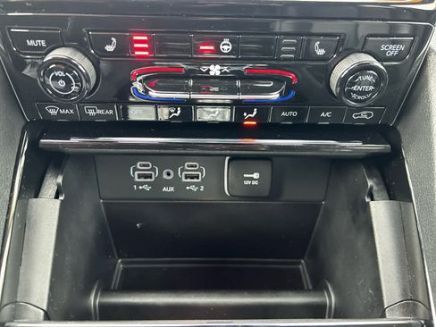 Used 2023 Jeep Grand Cherokee L Limited w/ Black Appearance Package image 19