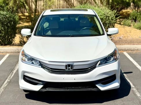 Used 2017 Honda Accord EX-L image 2