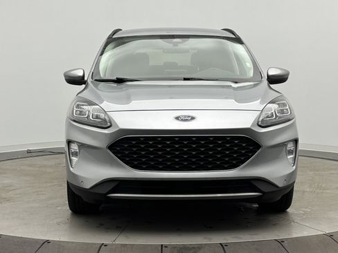 Used 2022 Ford Escape Titanium image 2