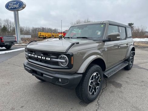 New 2025 Ford Bronco Outer Banks image 3