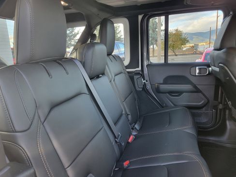 New 2025 Jeep Wrangler Unlimited Rubicon 392 image 15