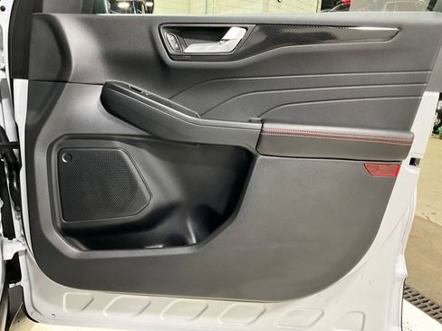 Used 2025 Ford Escape ST-Line Select w/ Tech Pack #1 AWD/4WD image 24