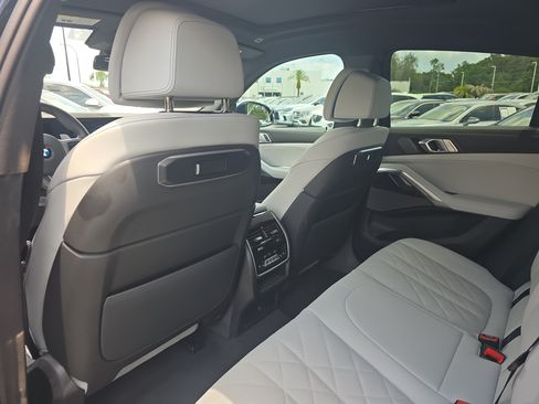 Used 2026 BMW X6 xDrive40i AWD/4WD image 14