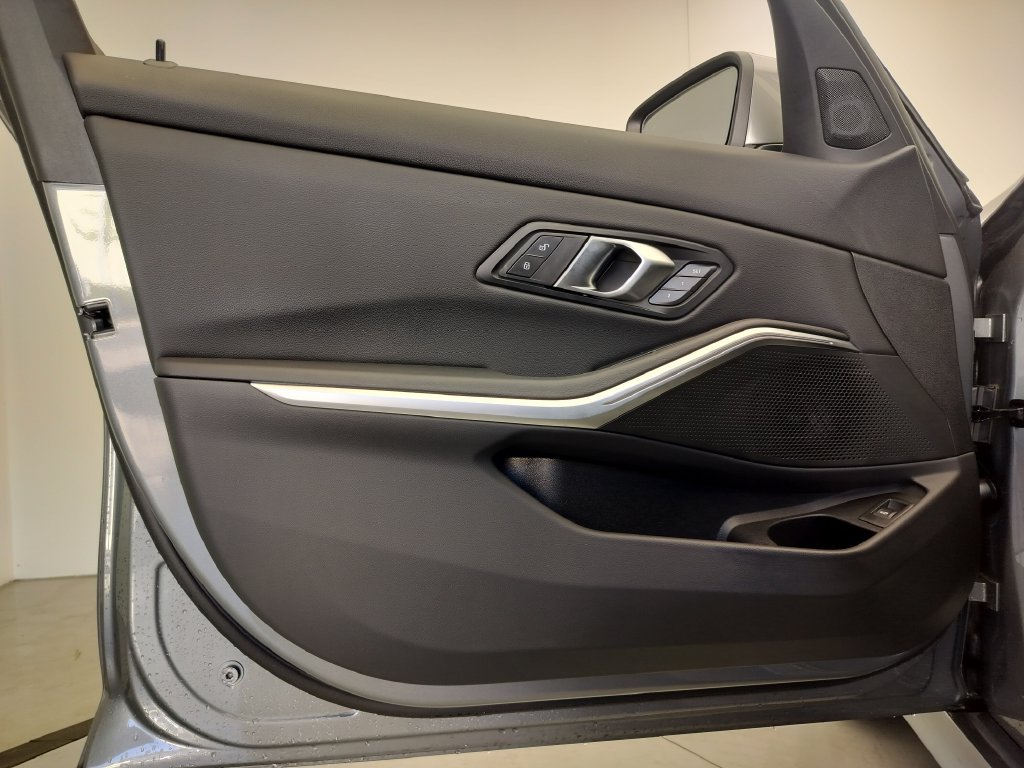 Certified 2026 BMW 330i Sedan RWD image 6