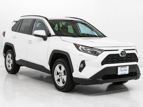 Used 2020 Toyota RAV4 XLE w/ XLE Grade Weather Package AWD/4WD image 7