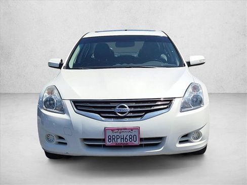 Used 2011 Nissan Altima Hybrid Sedan w/ Premium Pkg FWD image 2