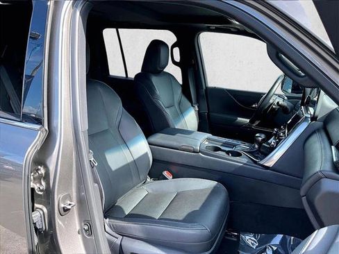 Used 2023 Lexus LX 600 4WD w/ Premium Package image 9