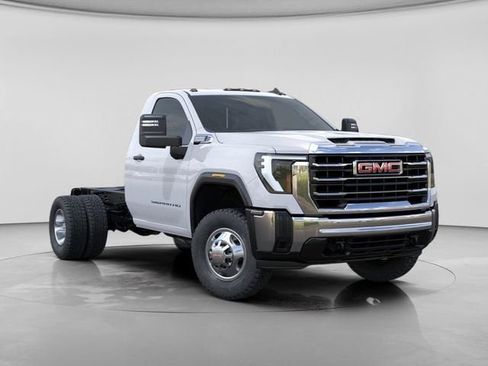 New 2026 GMC Sierra 3500 Pro image 7