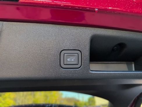 New 2026 Chevrolet Equinox EV LT AWD/4WD image 11