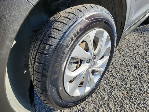 Used 2019 Hyundai Tucson SE image 18