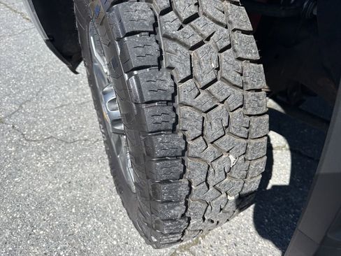 Used 2024 Chevrolet Silverado 2500 LT image 33