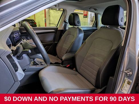 Used 2025 Volkswagen Jetta SE FWD image 23