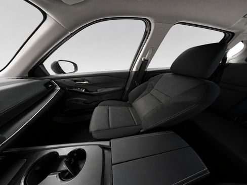 Used 2025 Nissan Rogue SV FWD image 11
