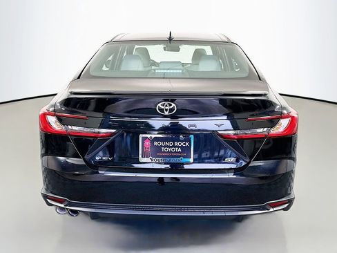 Used 2025 Toyota Camry SE image 6