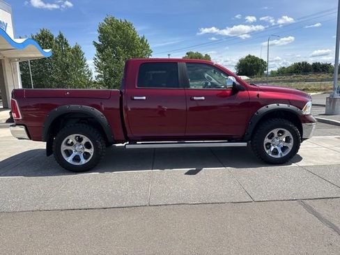 Used 2017 RAM 1500 Laramie AWD/4WD image 3