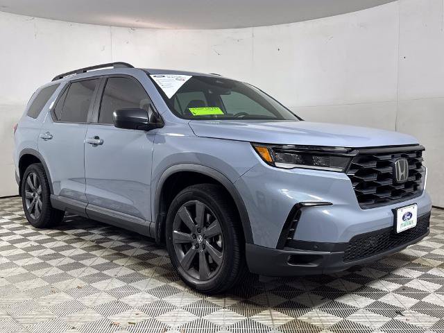 Used 2023 Honda Pilot Sport image 1