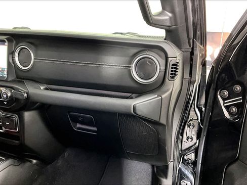 Used 2022 Jeep Gladiator Overland w/ Popular Equipment Package image 16