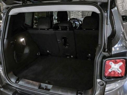 Used 2017 Jeep Renegade Altitude AWD/4WD image 48