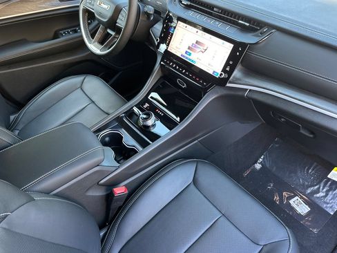 New 2026 Jeep Grand Cherokee Limited AWD/4WD image 15