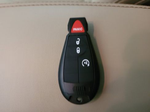 Used 2019 Jeep Cherokee Latitude w/ Popular Appearance Group FWD image 32
