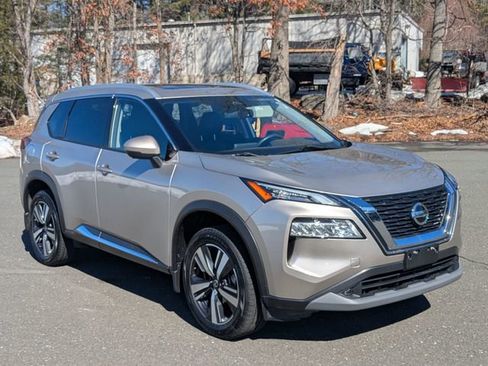 Used 2021 Nissan Rogue SL image 3