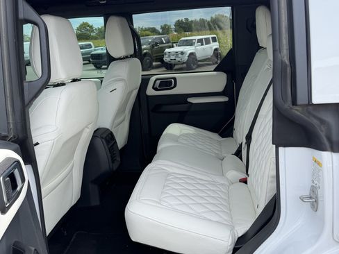 Used 2025 Ford Bronco Outer Banks AWD/4WD image 8