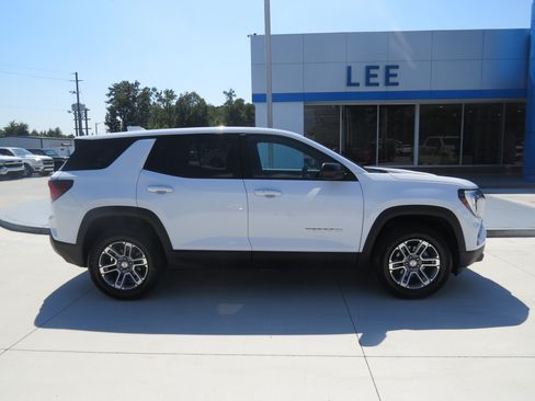 Used 2026 GMC Terrain Elevation FWD image 2
