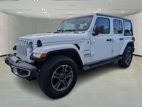 Used 2023 Jeep Wrangler Sahara image 7