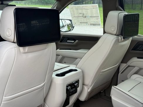 New 2026 GMC Yukon XL Denali w/ Denali Reserve Package AWD/4WD image 23