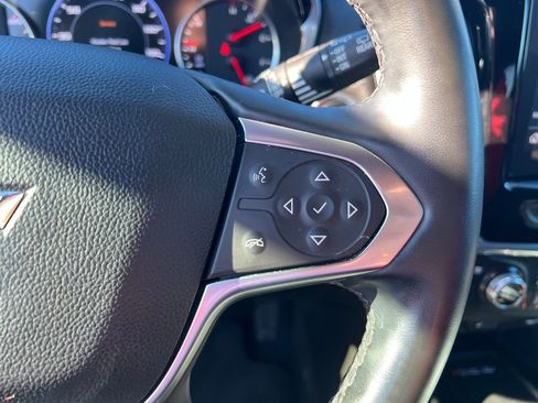 Used 2023 Chevrolet Traverse Premier image 41