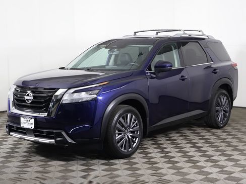 Used 2023 Nissan Pathfinder SL w/ SL Premium Package AWD/4WD image 12