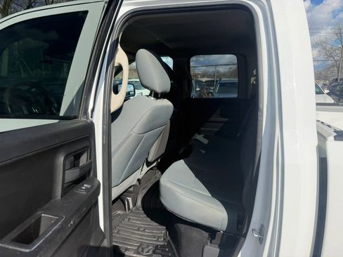 Used 2019 RAM 1500 Express w/ Express Value Package AWD/4WD image 28