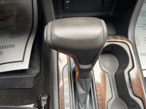 Used 2015 GMC Canyon SLT image 25