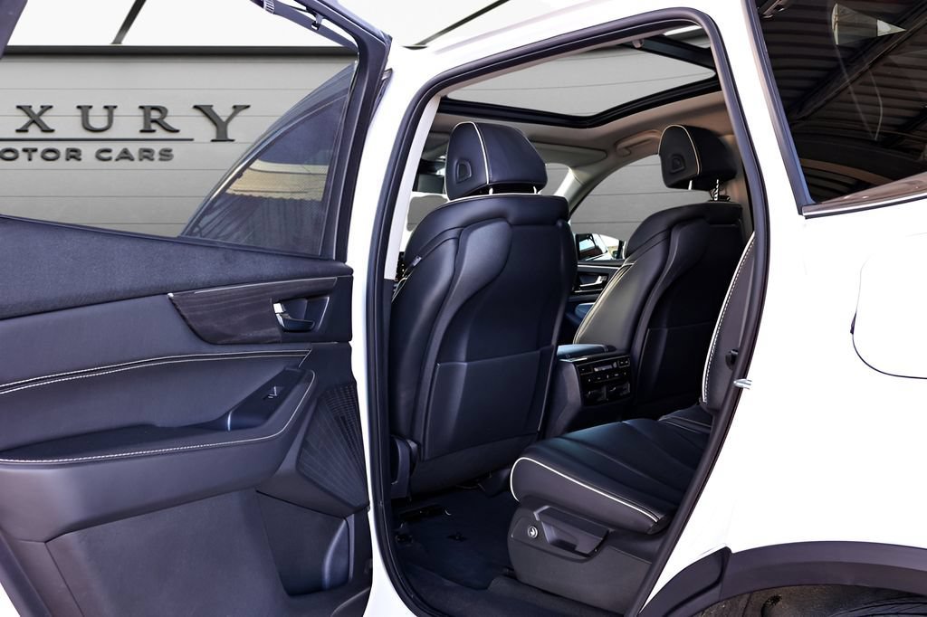 Used 2023 Acura MDX w/ Advance Package AWD/4WD image 39