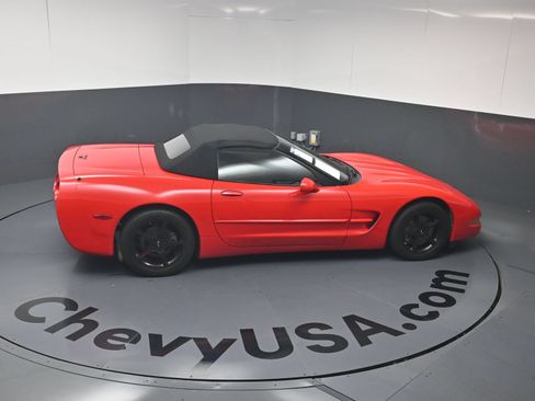 Used 2004 Chevrolet Corvette Convertible w/ Preferred Equipment Group RWD image 32