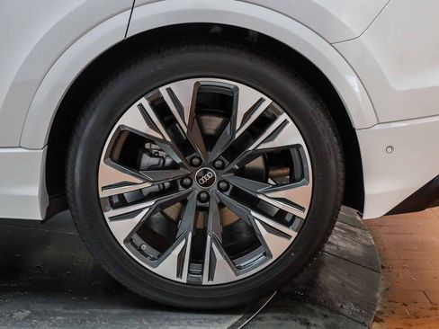 New 2026 Audi Q8 Premium Plus image 12