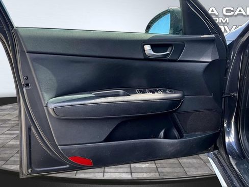 Used 2017 Kia Optima Premium FWD image 17