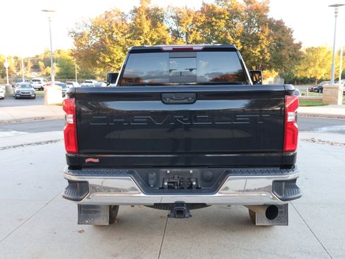 Used 2022 Chevrolet Silverado 2500 LTZ w/ LTZ Convenience Package image 8