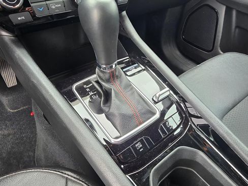 Used 2025 Jeep Compass Trailhawk image 15