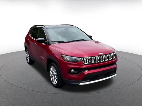 Used 2025 Jeep Compass Limited AWD/4WD image 8