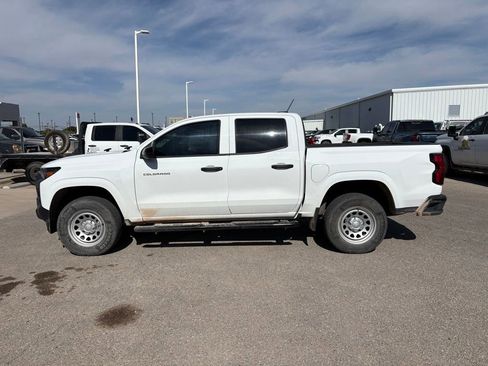Used 2023 Chevrolet Colorado W/T w/ Technology Package RWD image 2