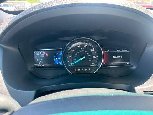 Used 2018 Ford Explorer XLT w/ Equipment Group 202A FWD image 13
