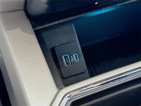 Used 2022 Ford F250 Lariat image 33