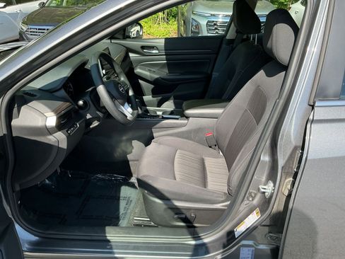 Used 2025 Nissan Altima 2.5 SV FWD image 22
