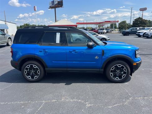 Used 2025 Ford Bronco Sport Outer Banks image 8