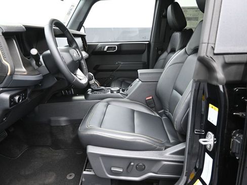 New 2025 Ford Bronco Badlands image 13
