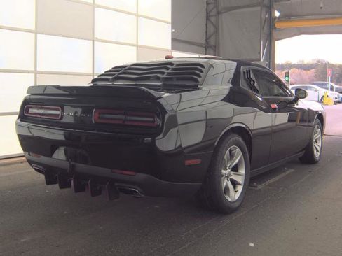Used 2020 Dodge Challenger SXT image 3