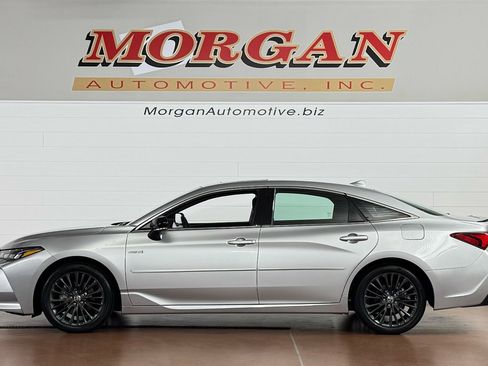 Used 2021 Toyota Avalon XSE image 6