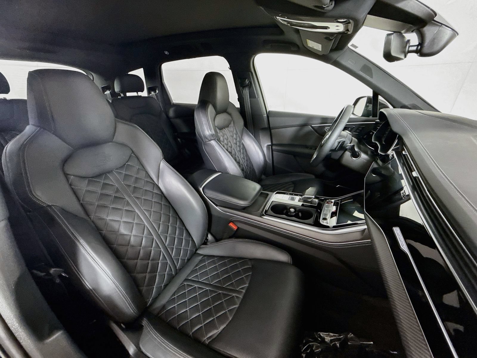 Certified 2025 Audi SQ7 Prestige AWD/4WD image 28