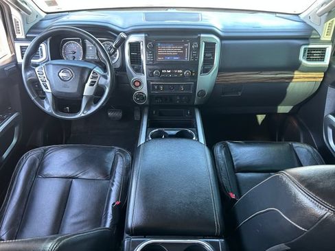 Used 2017 Nissan Titan SL AWD/4WD image 31